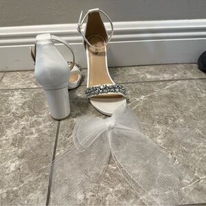 Pashion White Pashionista with Crystals and Bow